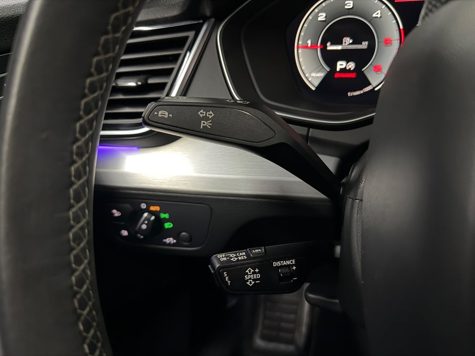 Audi Q5 40 TDi S-line quattro S-tr. 5d