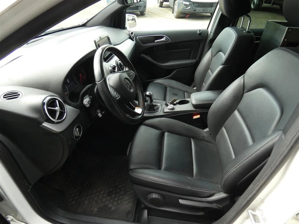 Mercedes B200 d 2,0 Style 5d