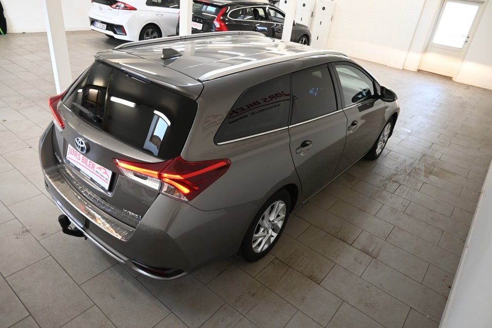 Toyota Auris 1,8 Hybrid H2 Comfort Touring Sports CVT 5d