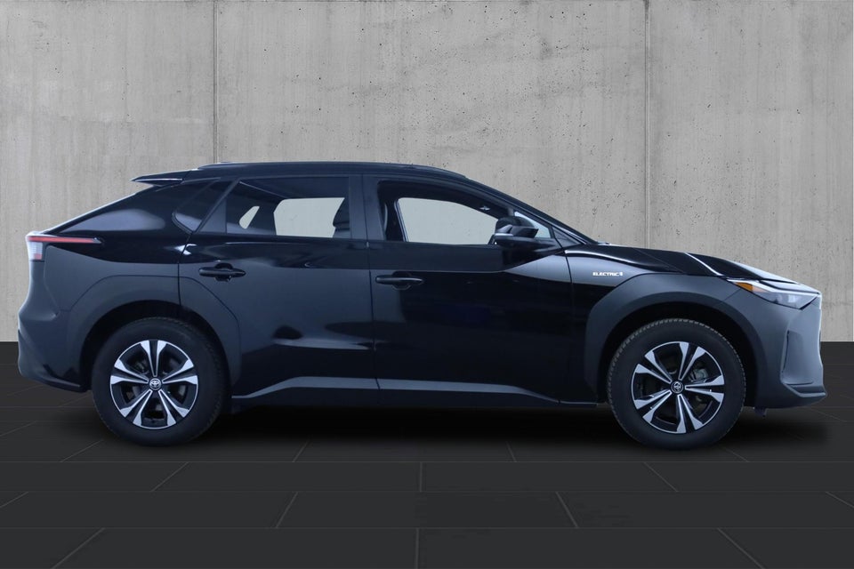 Toyota bZ4X Active 5d