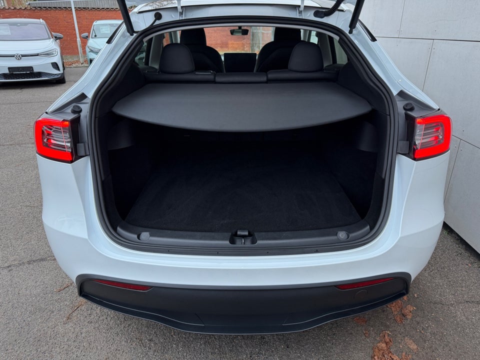 Tesla Model Y RWD 5d