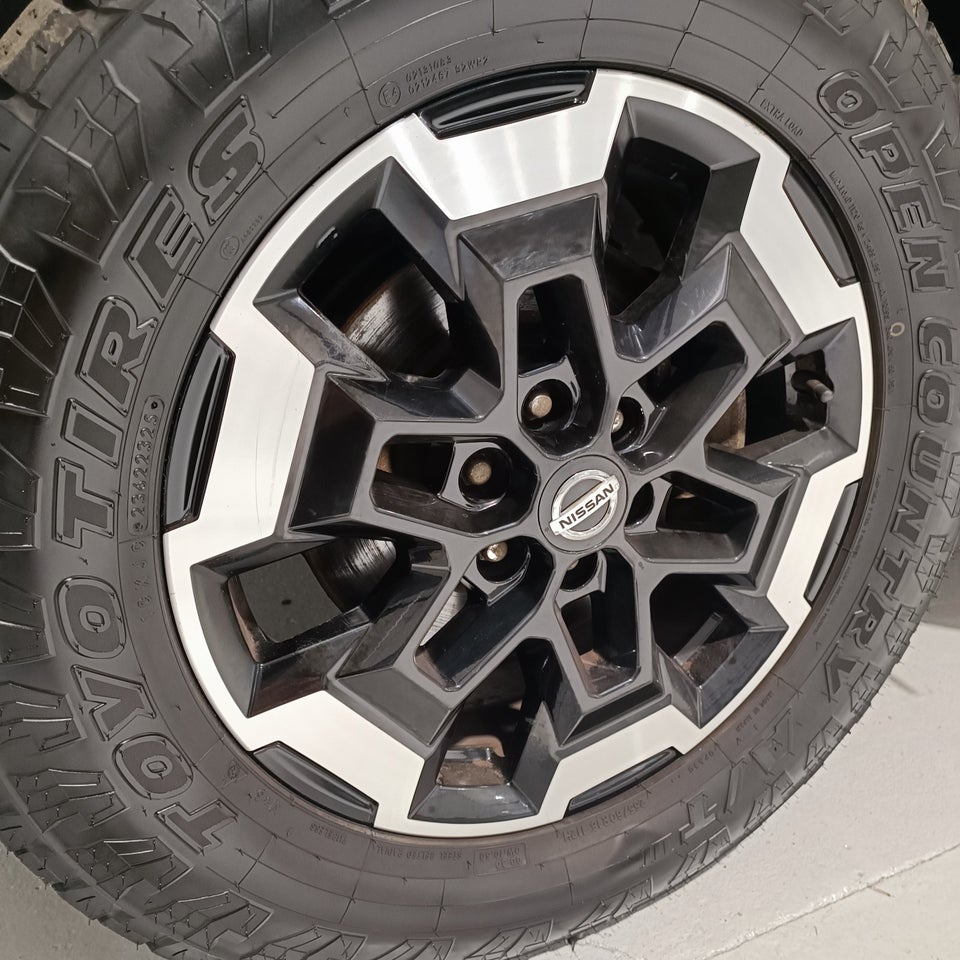 Nissan Navara 2,3 dCi 190 Db.Kab Tekna aut. 4d