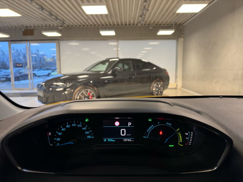 Peugeot e-208 50 Active 5d