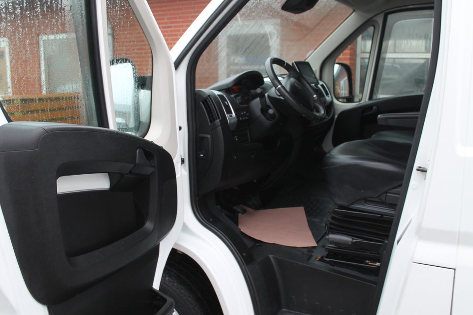 Peugeot Boxer 335 2,2 BlueHDi 165 L2H2 Ultimate