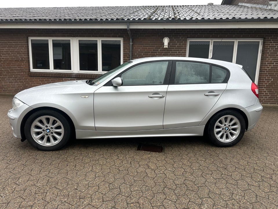 BMW 120i 2,0 Advantage aut. 5d