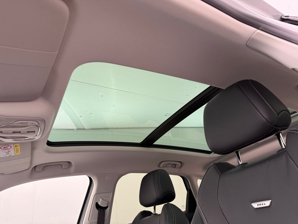 MG Marvel R Luxury 5d