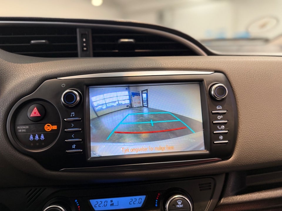 Toyota Yaris 1,5 Hybrid CHIC e-CVT 5d