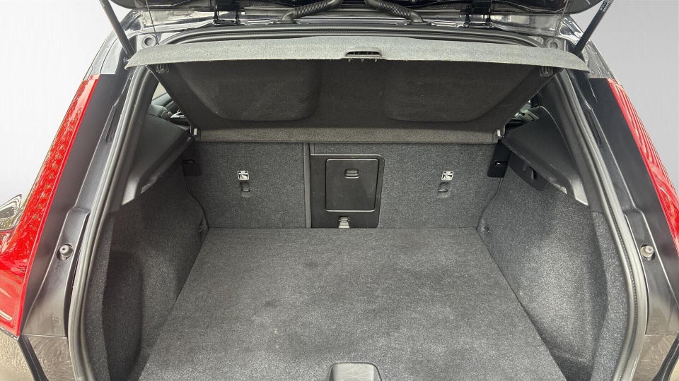 Volvo XC40 P6 ReCharge Core 5d