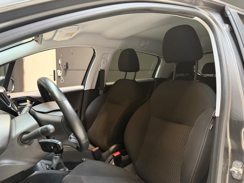 Peugeot 208 1,2 PureTech 82 Envy 5d