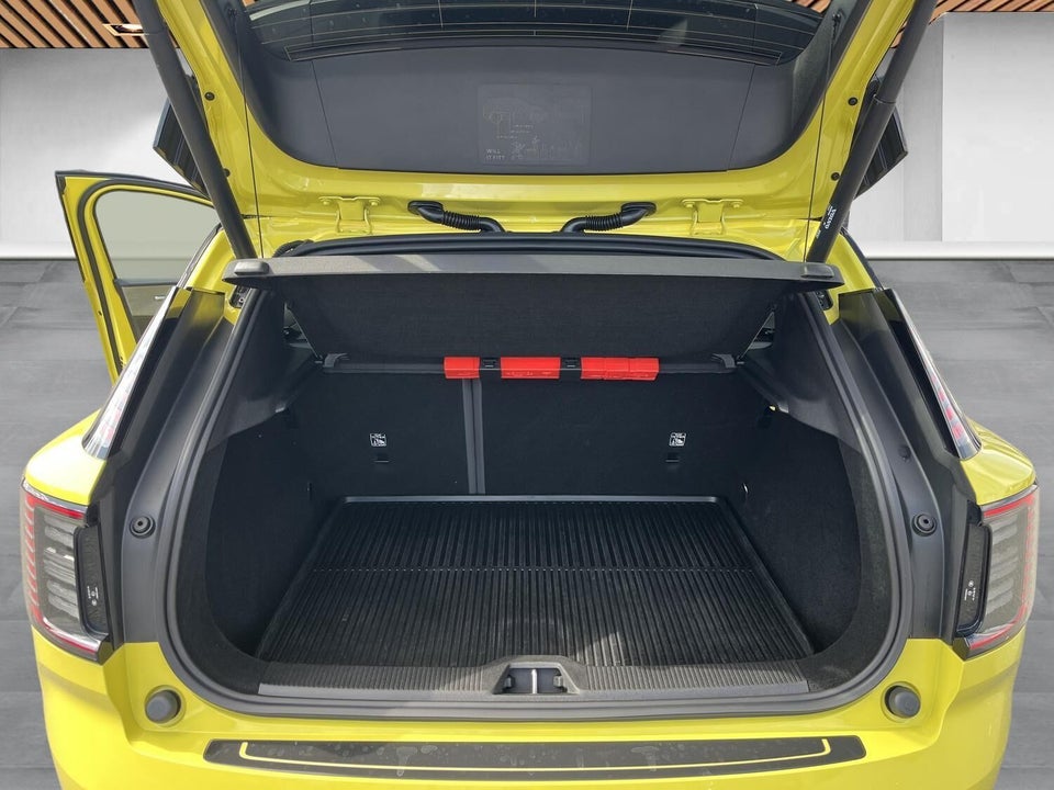 Volvo EX30 Extended Range Plus 5d