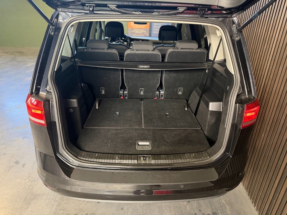 VW Touran 1,6 TDi 115 Comfortline Connect DSG 7prs 5d