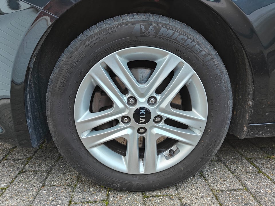 Kia Ceed 1,6 CRDi 136 Vision 5d