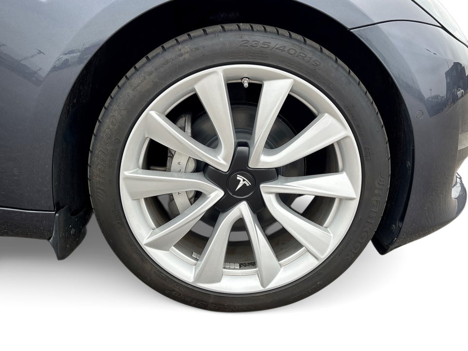 Tesla Model 3 Long Range AWD 4d