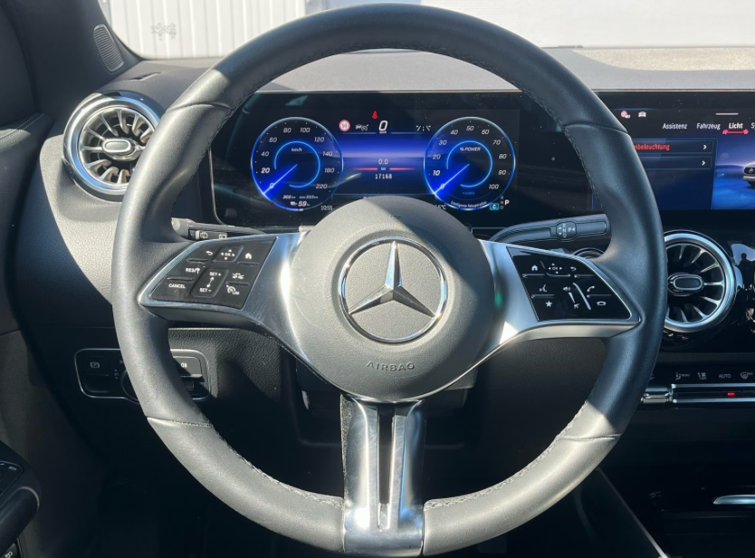 Mercedes EQA250+ Progressive Advance 5d