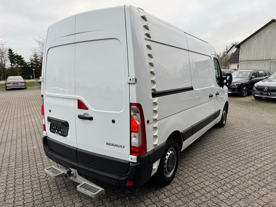 Renault Master IV T33 2,3 dCi 150 L2H2 Kassevogn