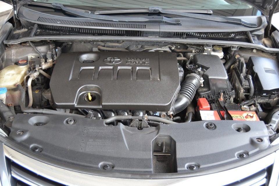 Toyota Avensis 1,6 VVT-i T2 Touch stc. 5d