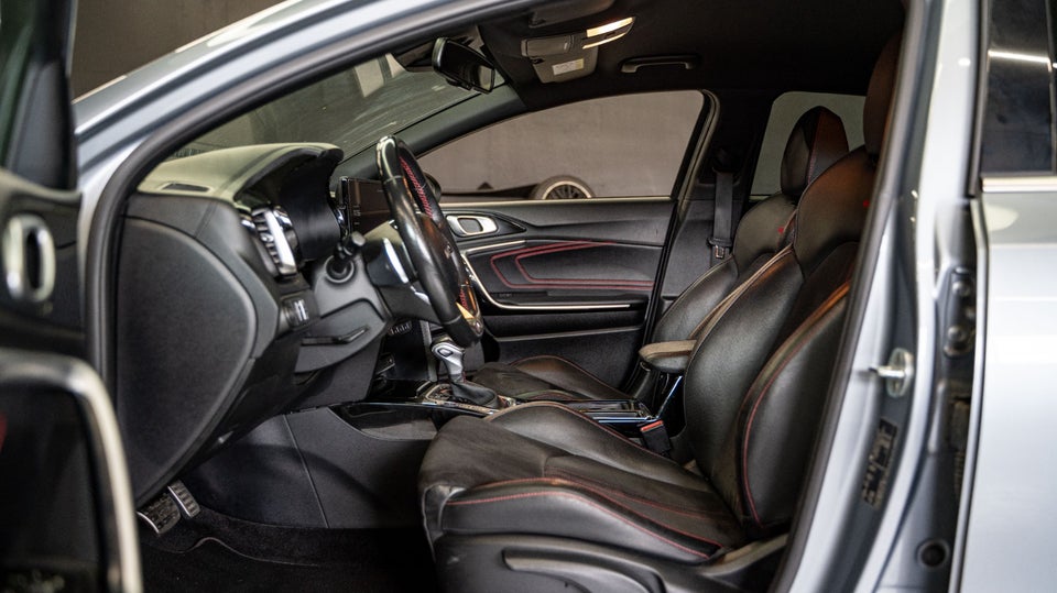 Kia ProCeed 1,6 T-GDi GT DCT 5d