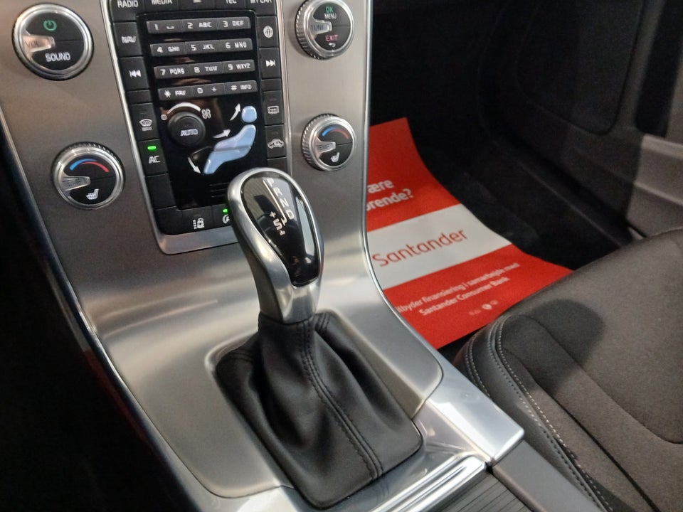 Volvo V60 2,0 T5 245 Momentum aut. 5d