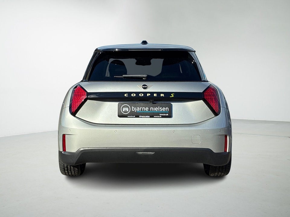 MINI Cooper SE Favoured Trim M 3d