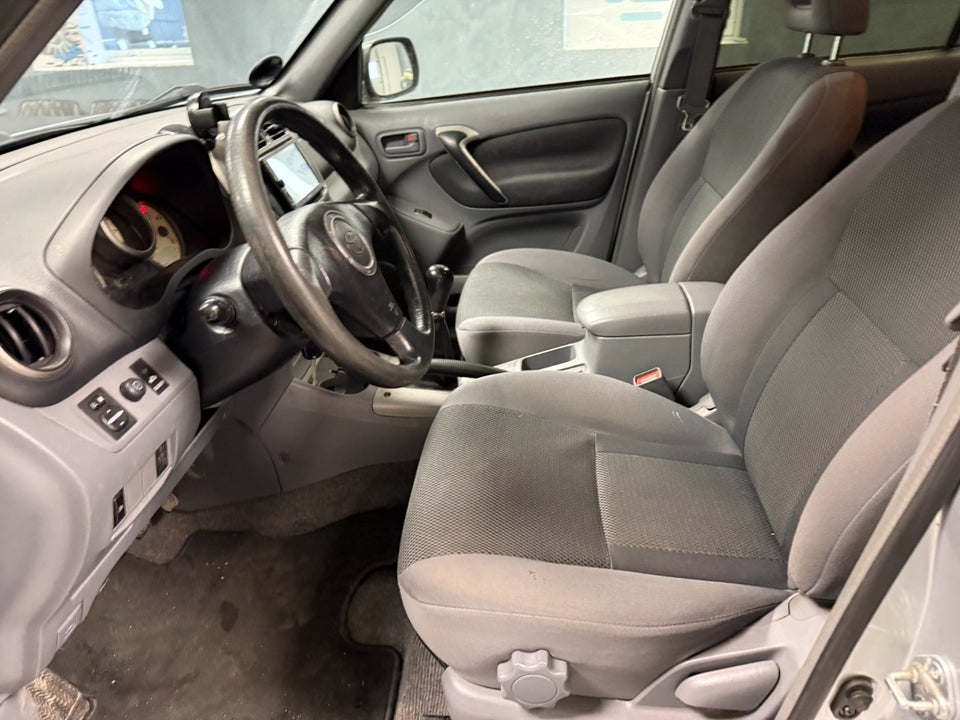 Toyota RAV4 2,0 VVT-i 4x4 5d