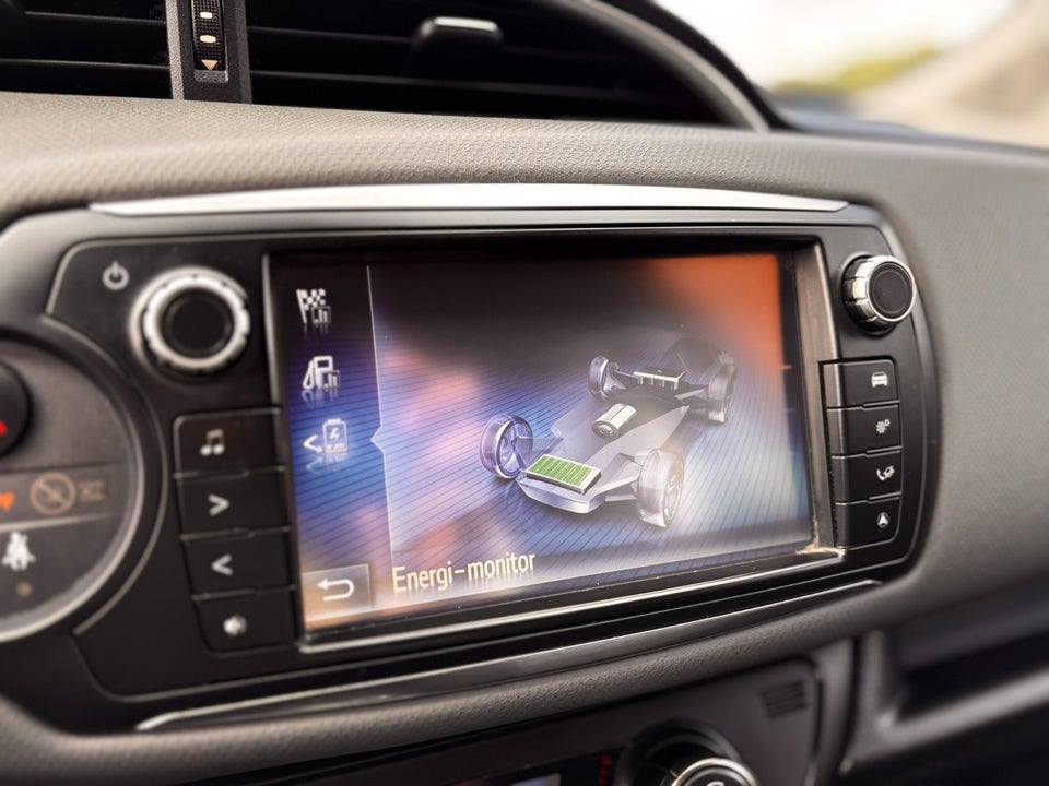 Toyota Yaris 1,5 Hybrid H1 e-CVT 5d