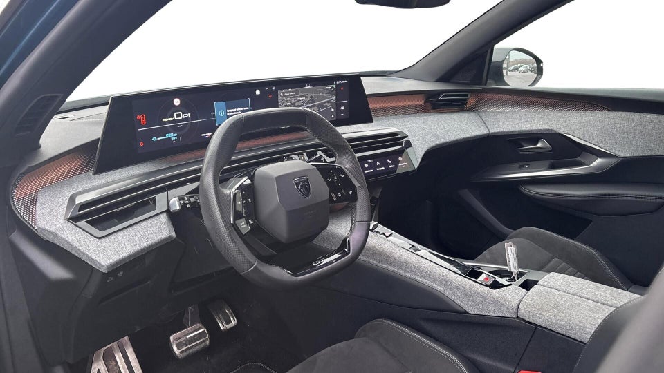 Peugeot e-3008 77 GT Pack 5d