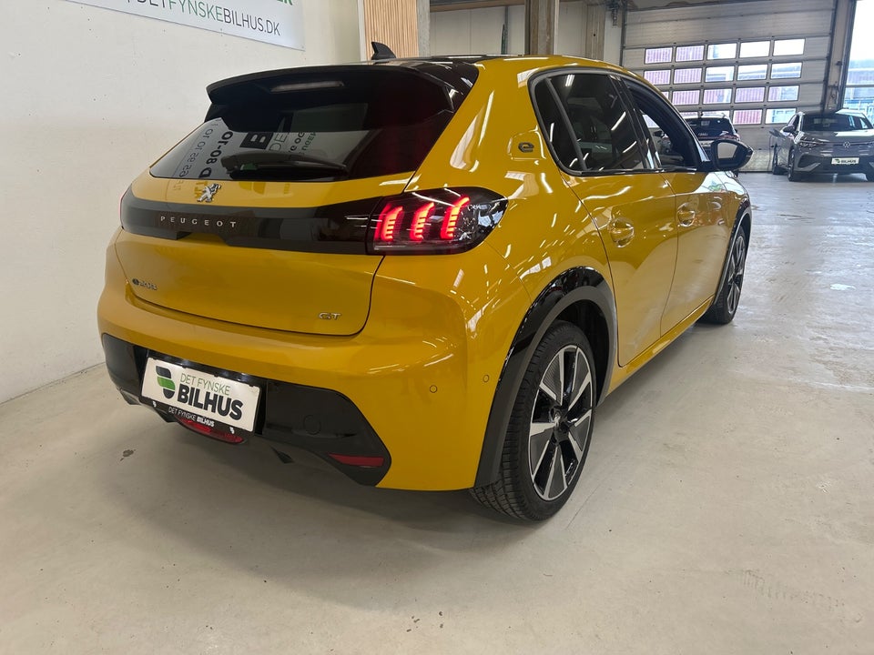Peugeot e-208 50 GT 5d