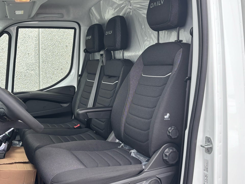 Iveco Daily 3,0 35S18 4100mm Alukasse m/lift AG8