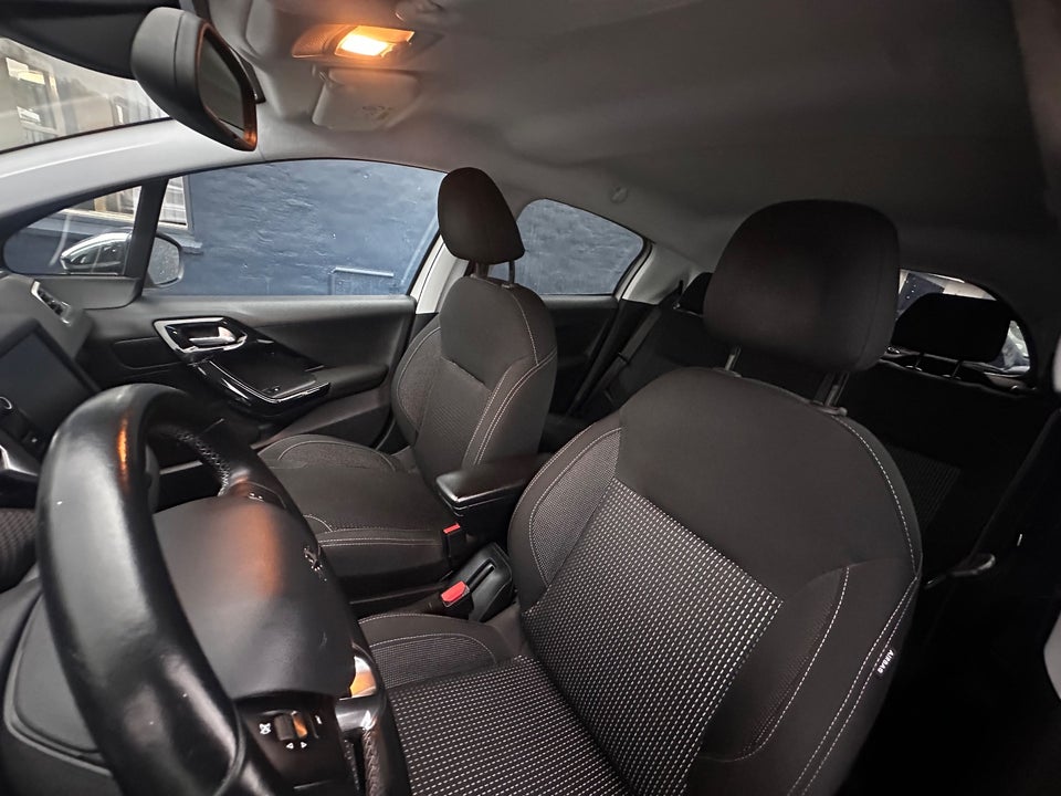 Peugeot 208 1,6 BlueHDi 100 Allure 5d