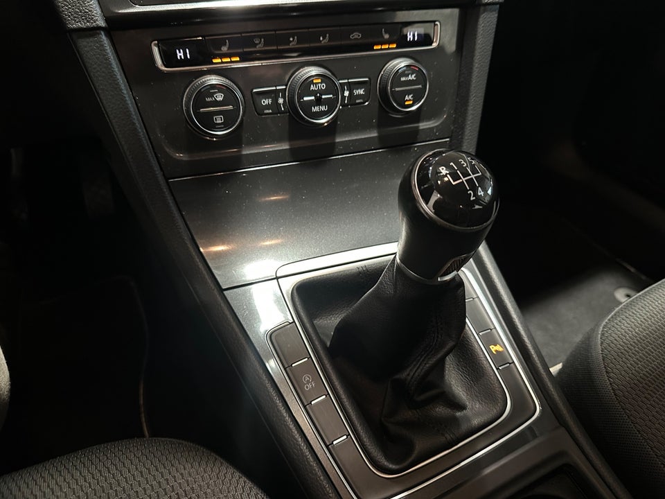 VW Golf VII 1,6 TDi 115 Comfortline Van 5d