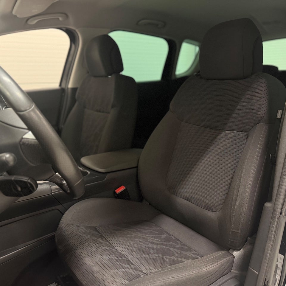 Peugeot 3008 1,6 HDi 114 Style 5d