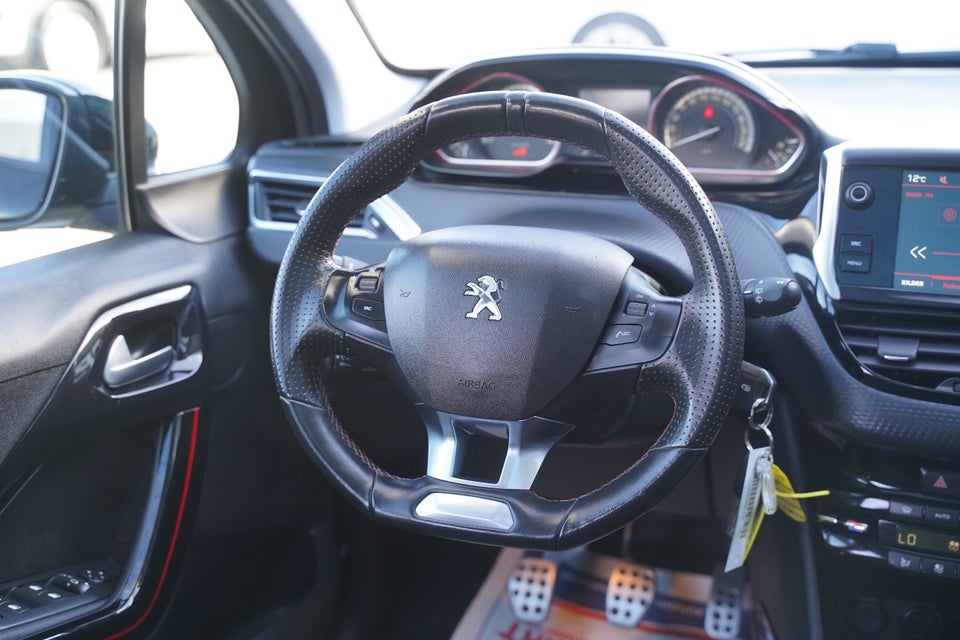 Peugeot 2008 1,6 BlueHDi 100 GT Line Sky 5d