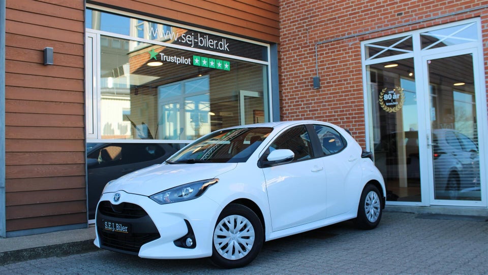Toyota Yaris 1,5 Hybrid H3 e-CVT 5d