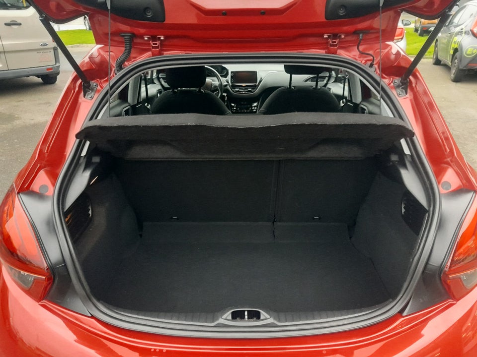 Peugeot 208 1,2 VTi 82 Strike 5d