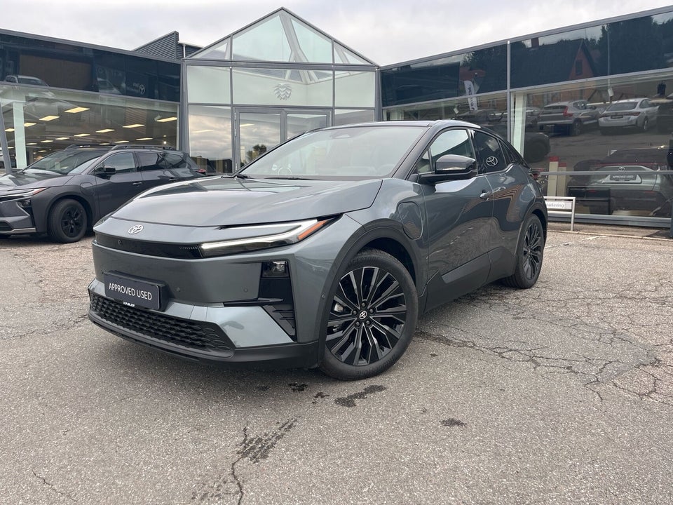 Toyota C-HR+ 77 Executive AWD 5d