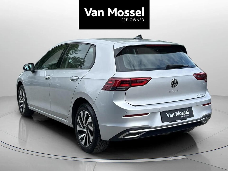 VW Golf VIII 1,4 eHybrid DSG 5d