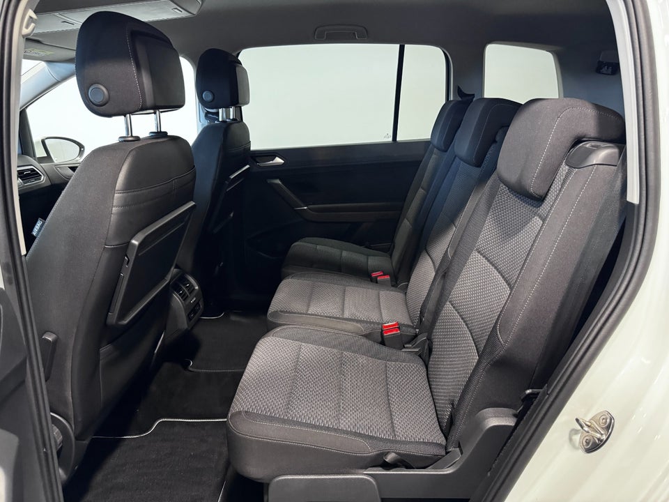 VW Touran 1,6 TDi 115 Comfortline DSG 7prs 5d