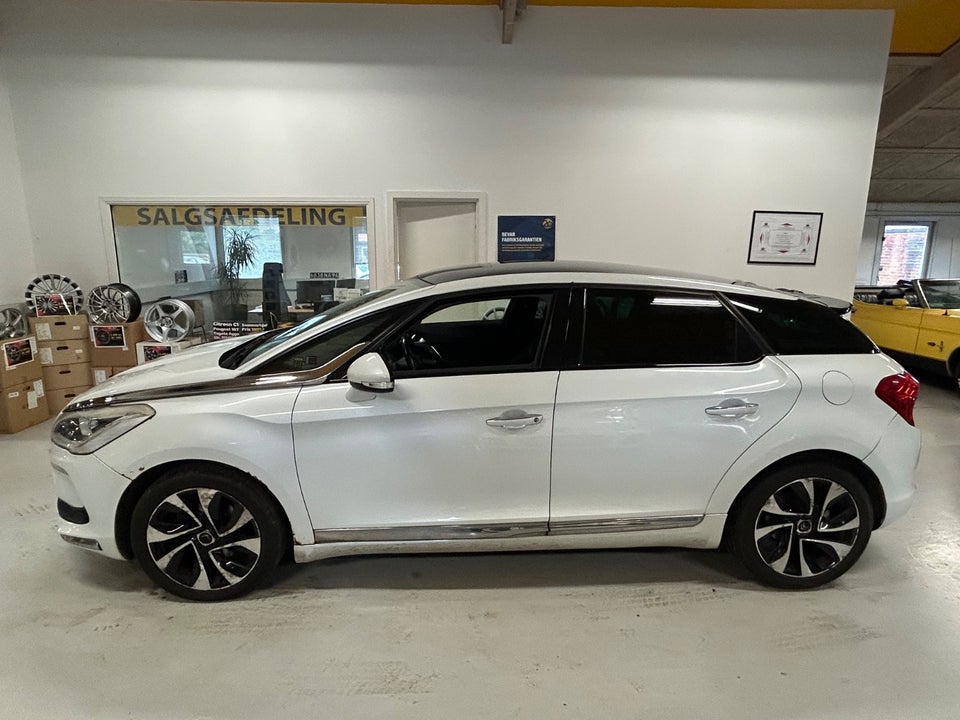 Citroën DS5 1,6 e-HDi 112 Style E6G 5d