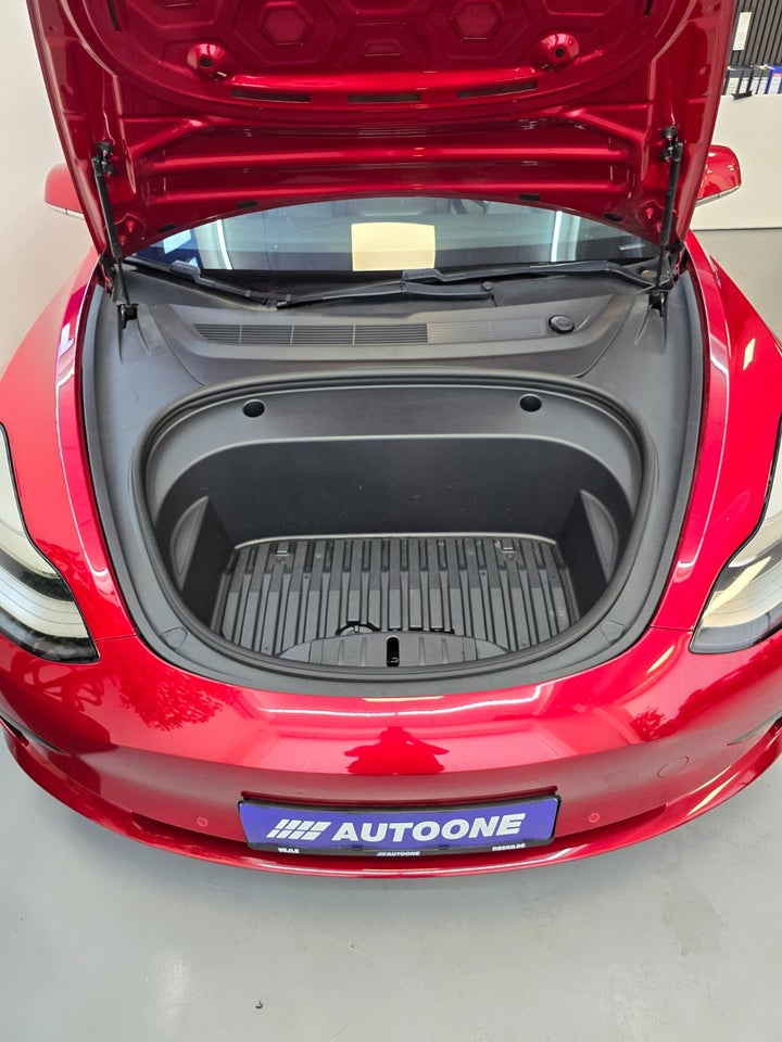 Tesla Model 3 Standard Range+ RWD 4d