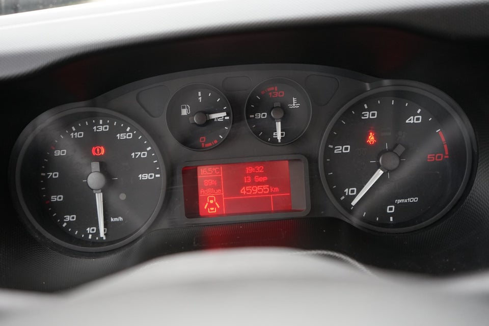 Iveco Daily 2,3 35S14 4100mm Lad 2d