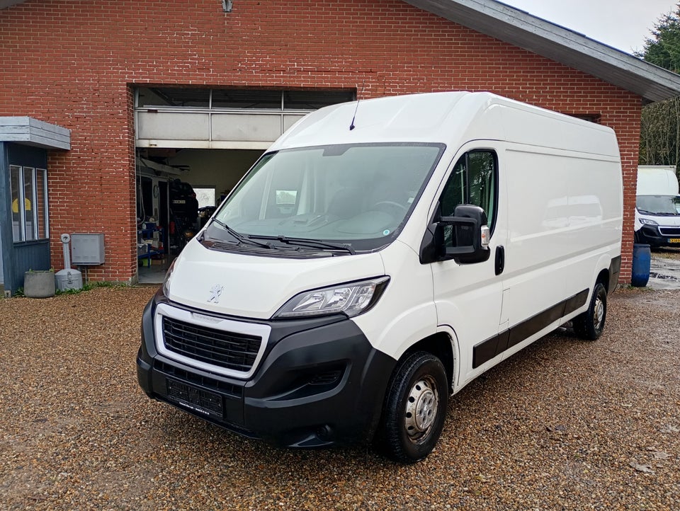 Peugeot Boxer 335 2,2 BlueHDi 140 L3H2 Premium
