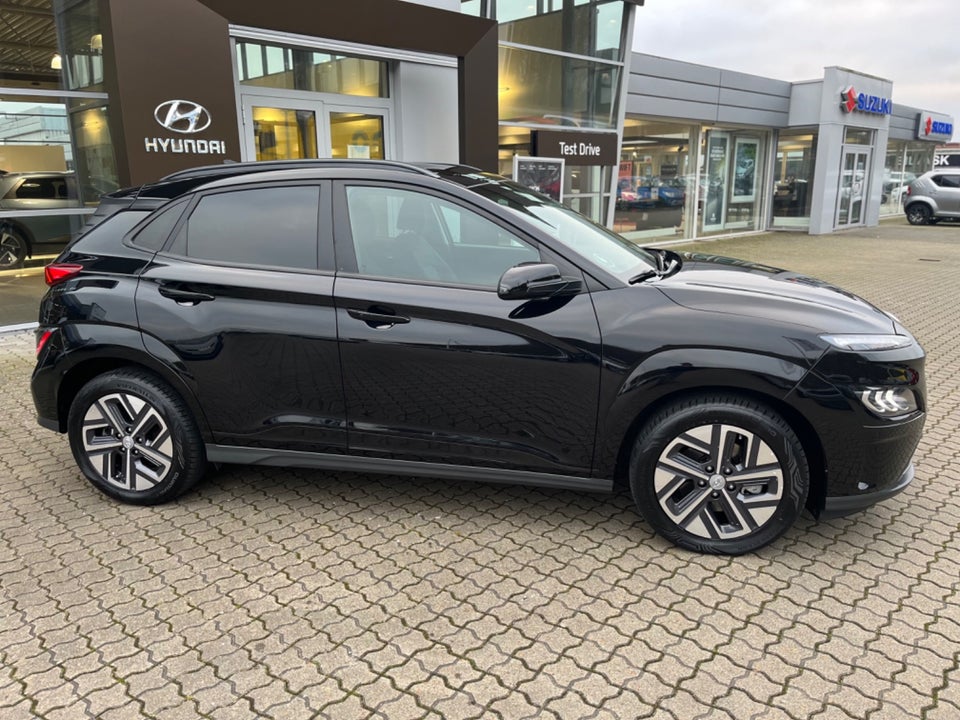 Hyundai Kona 64 EV Essential 5d