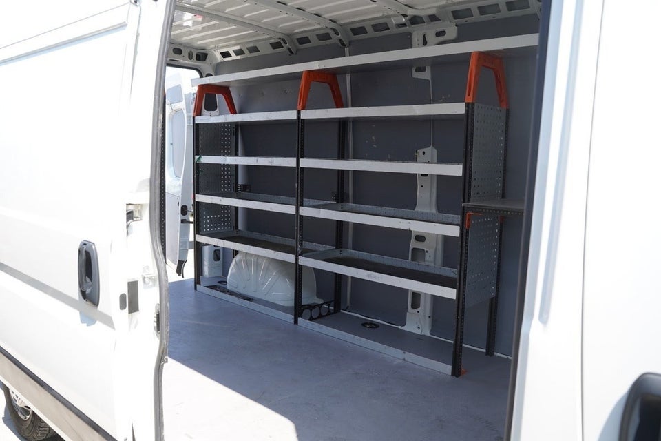 Peugeot Boxer 335 2,2 BlueHDi 140 L3H2 Premium