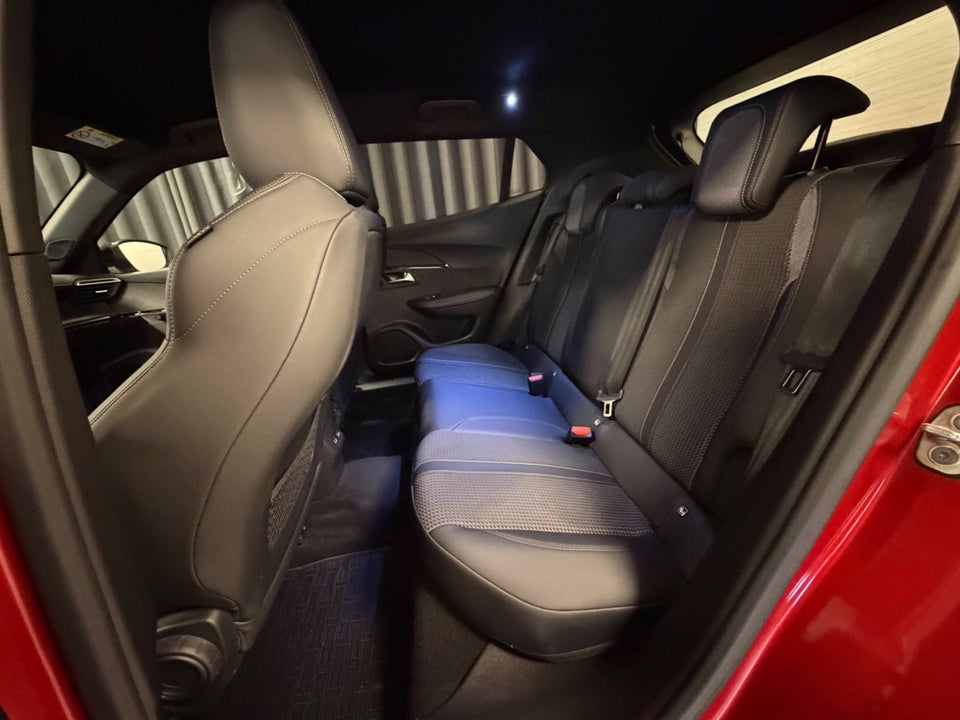 Peugeot e-2008 50 GT Line Electric 5d