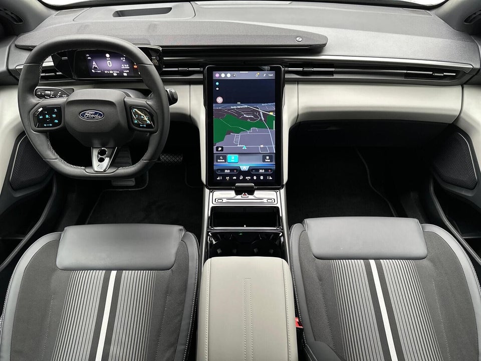 Ford Capri 82 Select Extended Range 5d