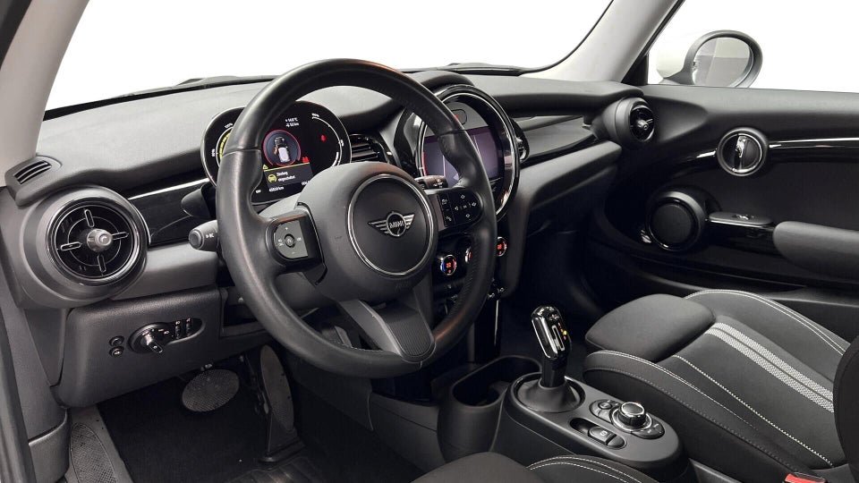 MINI Cooper SE Essential 3d