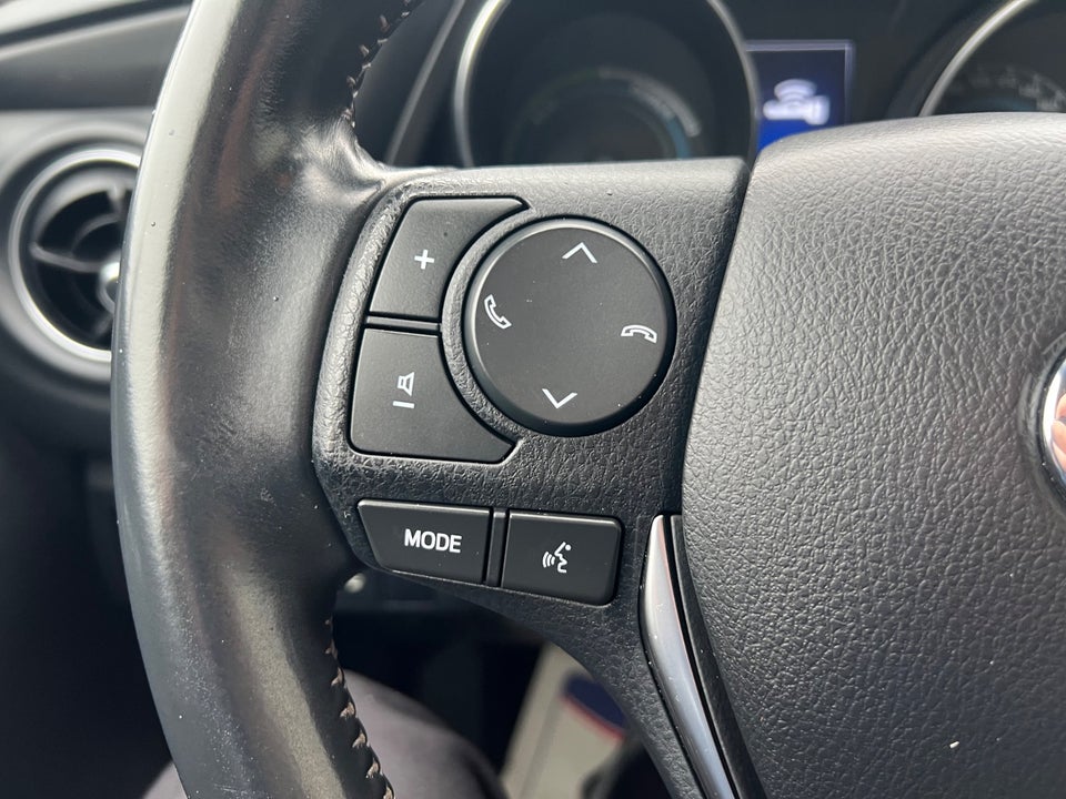 Toyota Auris 1,8 Hybrid H2 Selected Touring Sports CVT 5d