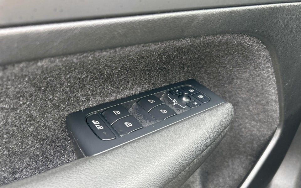 Volvo XC40 ReCharge Extended Range Core 5d