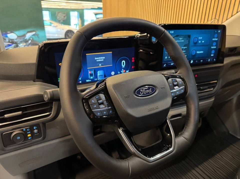 Ford Transit Custom 320L 2,0 EcoBlue Limited aut.