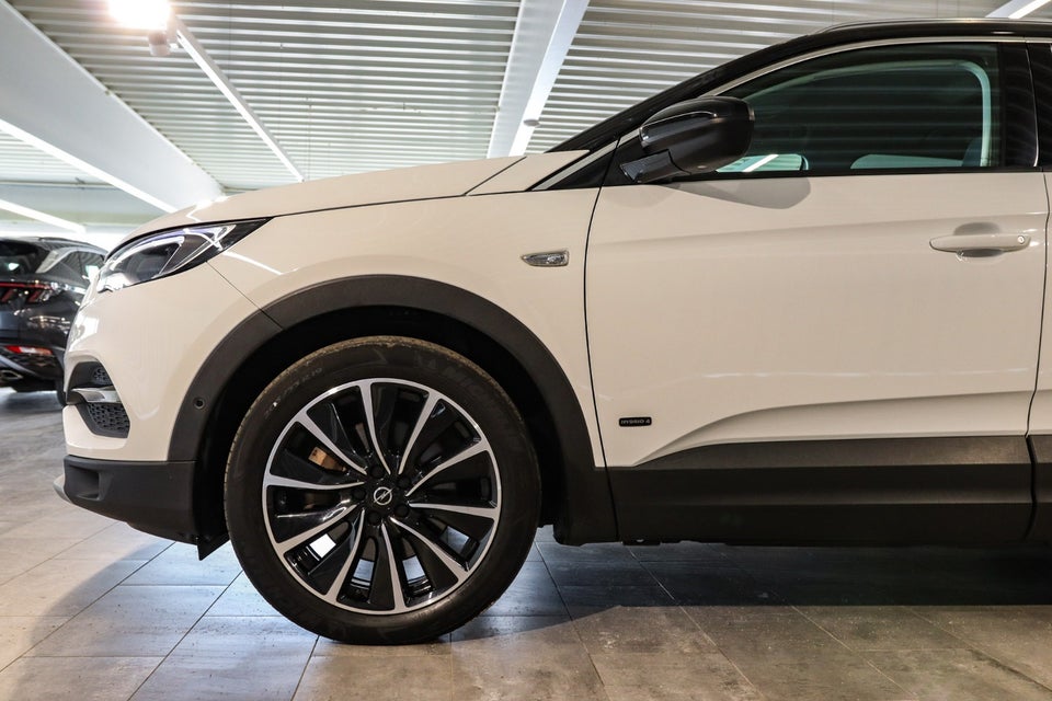 Opel Grandland X 1,6 Hybrid4 Impress aut. 5d
